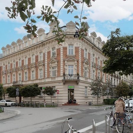 Perla Starego Miasta Kamienica Czapskich By Noclegi Renters Krakow Bagian luar foto