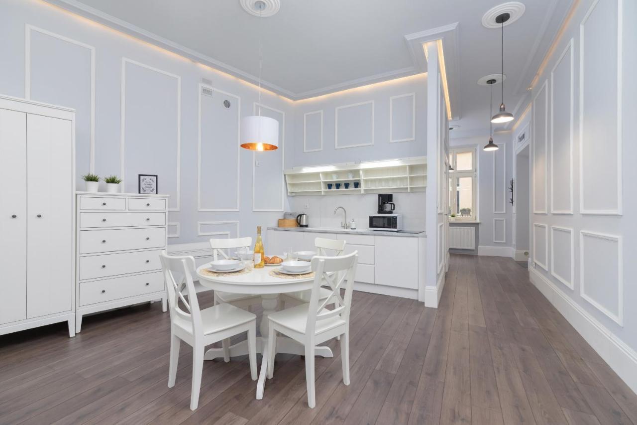 Perla Starego Miasta Kamienica Czapskich By Noclegi Renters Krakow Bagian luar foto